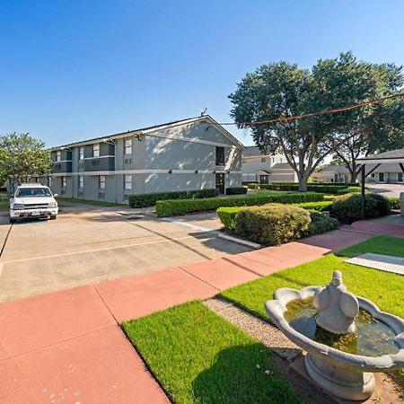 Americas Best Value Inn & Suites Brenham Exteriér fotografie