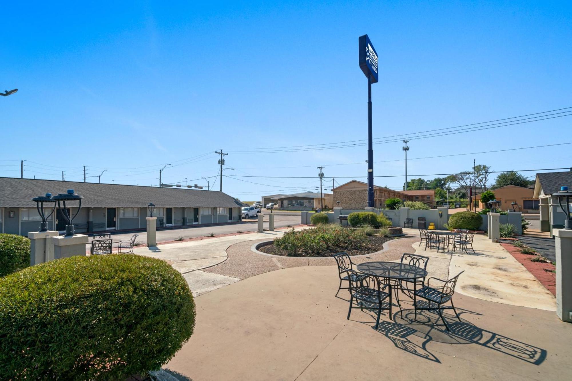 Americas Best Value Inn & Suites Brenham Exteriér fotografie