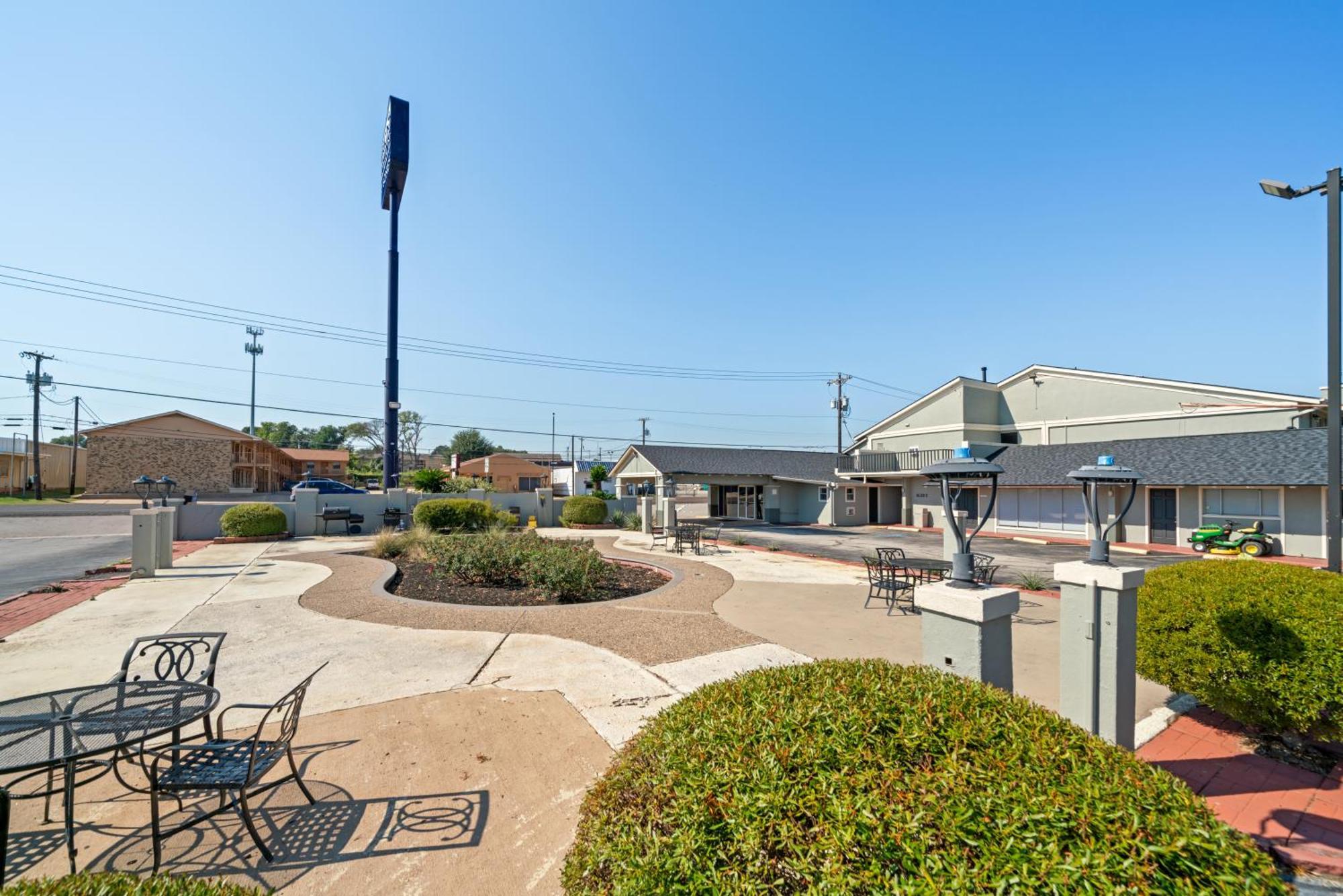 Americas Best Value Inn & Suites Brenham Exteriér fotografie