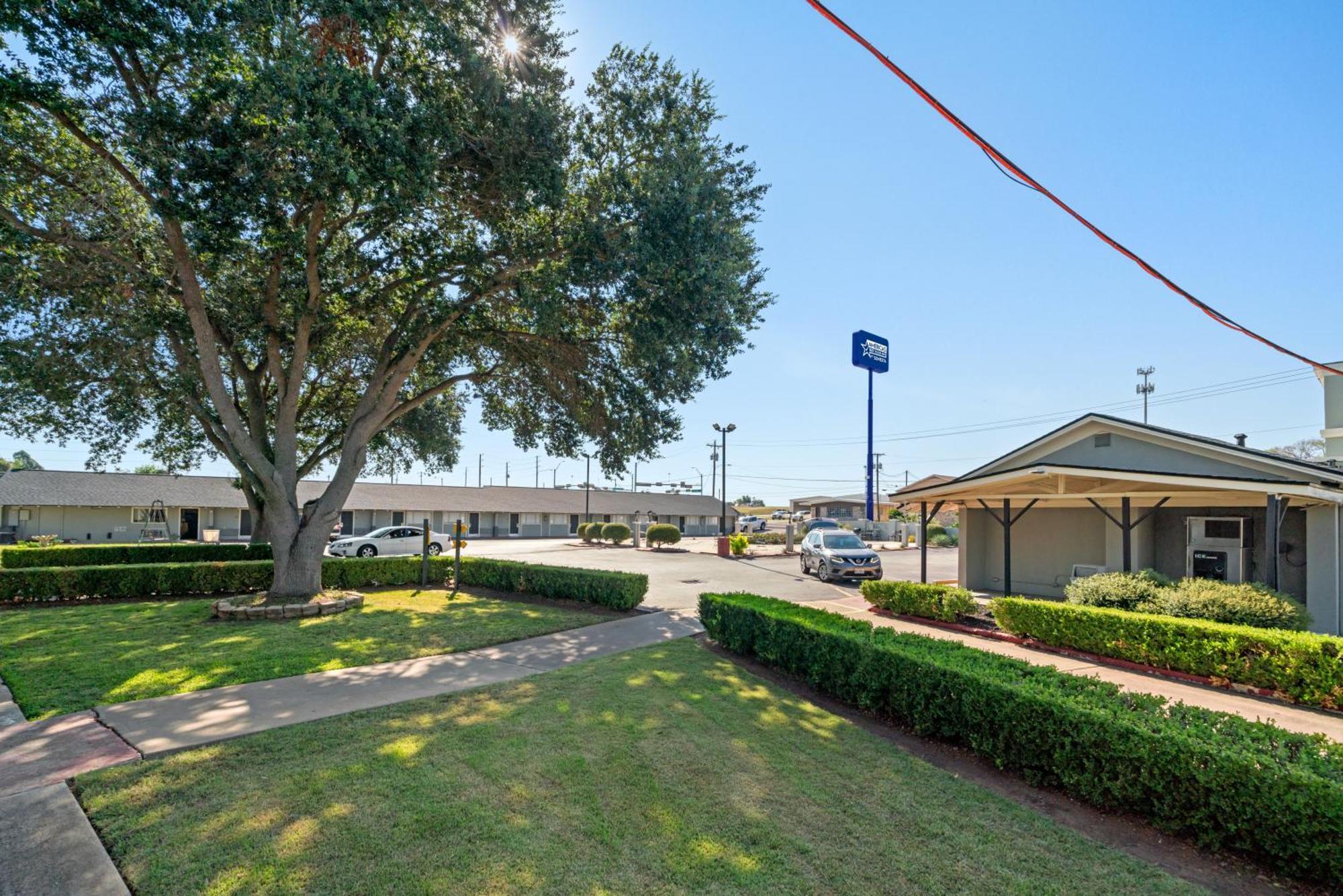 Americas Best Value Inn & Suites Brenham Exteriér fotografie