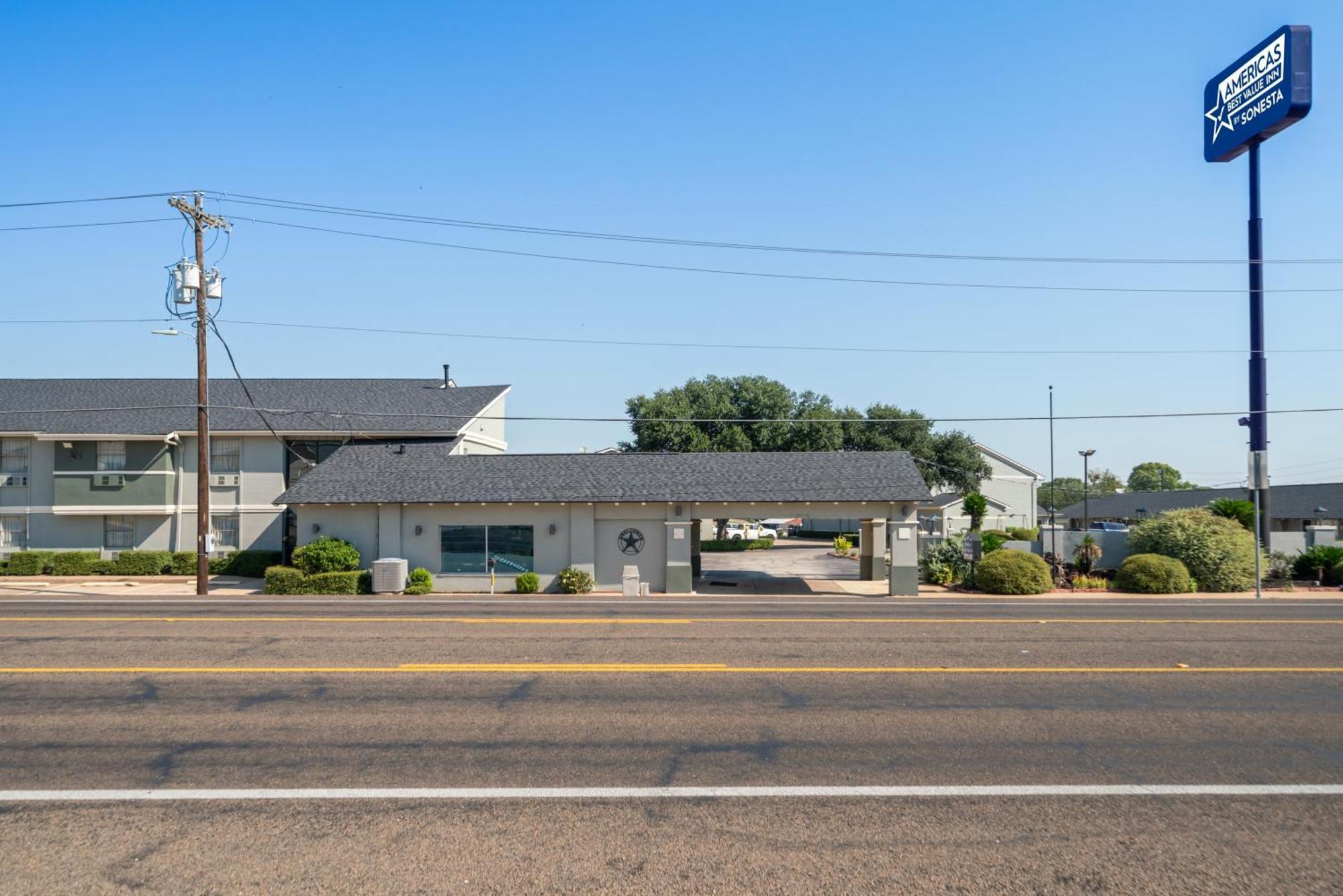 Americas Best Value Inn & Suites Brenham Exteriér fotografie