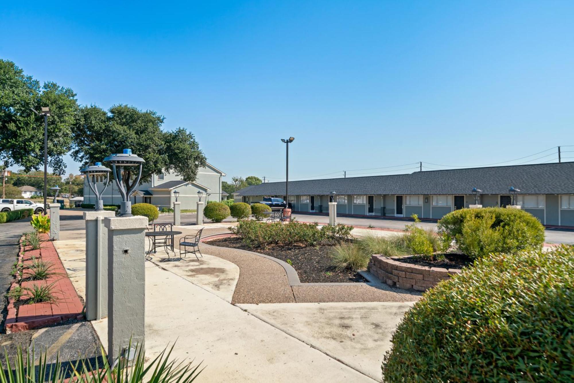 Americas Best Value Inn & Suites Brenham Exteriér fotografie